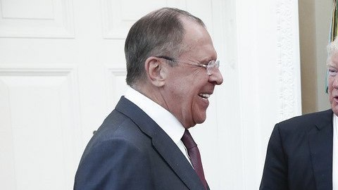 La reunión de los funcionarios rusos con el presidente Trump en la Oficina Oval.