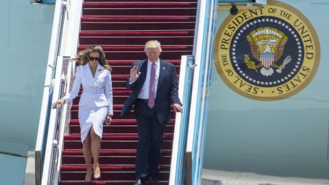 La pareja presidencial se encuentra de gira en Medio Oriente.