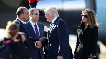 El presidente Trump y su esposa fueron recibidos en Italia por el primer ministro Angelino Alfano.