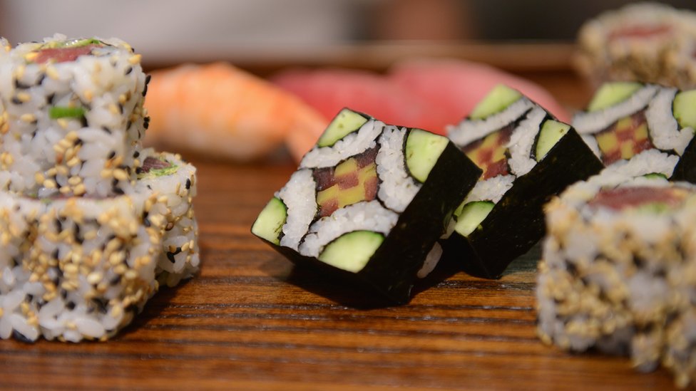 Cuidado con el peligroso parásito que viene en el sushi