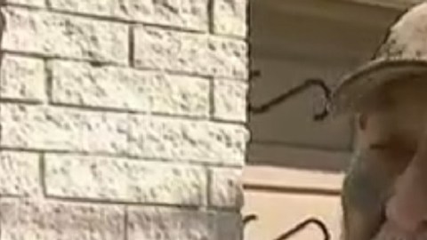 Miguel Gómez fue atacado por un hombre joven cuando iba a comprar un café.