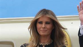 Así lucía Melania Trump al llegar a Arabia Saudita.