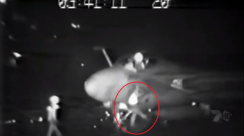 Video Un Soldado Es Succionado Por El Motor De Un Avión Caza Imágenes