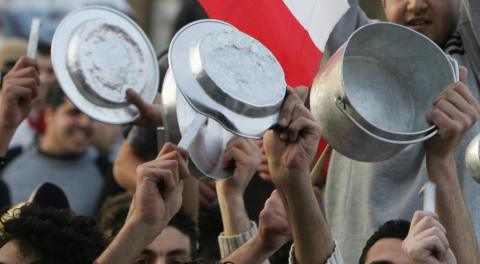 Los manifestante golpearán ollas y sartenes, como se hace en Latinoamérica.