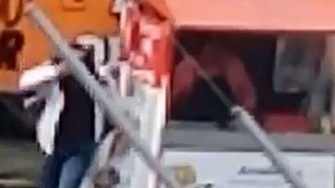 En este carrito de comida rápida servían mucho más que frituras.