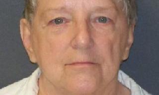 Genene Jones, de 66 años, cumple actualmente penas de 99 y 60 años de cárcel por haber matado a una recién nacida de 15 meses.