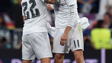 Bale e Isco celebran un gol la temporada pasada en el Santiago Bernabéu.