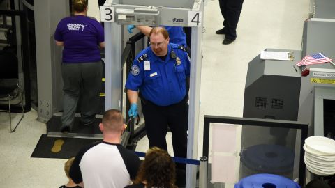 Las revisiones en aeropuerto serán más intensas este verano.