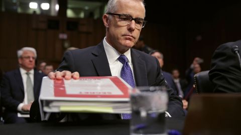 El director interino del FBI, Andrew McCabe, comparece ante el Comité de Inteligencia del Senado.