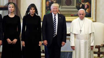 Las Trump se vistieron de acuerdo al protocolo de el Vaticano.