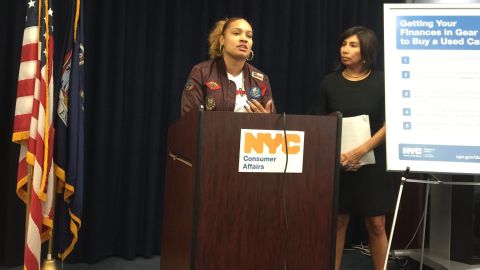 Gloria Rodríguez, es una de las víctimas de las prácticas engañosas de uno de los concesionarios ahora acusados en Brooklyn./A. B. N.