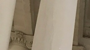 El concejal Vincent Gentile, tras la firma de la ley 1218-A contra divisiones ilegales en apartamentos