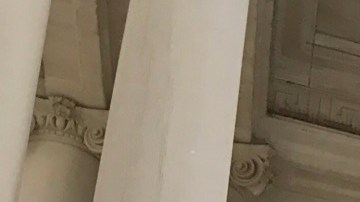 El concejal Vincent Gentile, tras la firma de la ley 1218-A contra divisiones ilegales en apartamentos