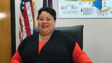 La Secretaria del Estado, Rossana Rosado, hace un llamado a los neoyorquinos residentes para que se beneficien de la iniciativa NaturalizeNY