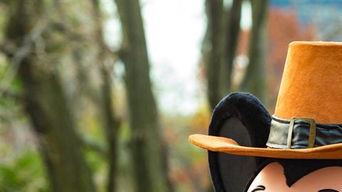 Los empleados que tienen la cara visible al hacer su trabajo ganan un poco más que los que tienen el rostro cubierto.