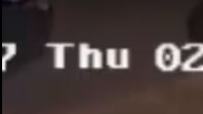 Fotocaptura de cámaras de vigilancia durante el violento asalto sexual.