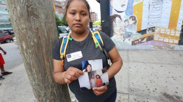 Pareja de Domingo Diego Tapia, Esther Diaz Portillo, y madre de dos hijos, espera un milagro en el Hospital de Kings en Brooklyn. Domingo Diego Tapia fue atacado hace dos semanas y esta en coma.