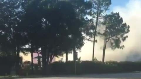 La FAA y las autoridades locales, investigan las causas del choque.