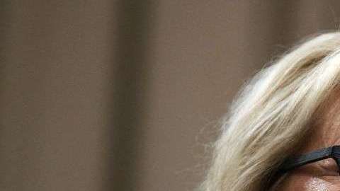 Betsy DeVos está muy agradecida al presidente por su donación.