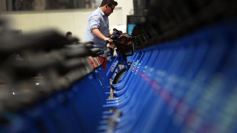 Un ciclista de Citi Bike falleció el lunes cuando circulaba por Manhattan.