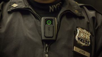 Las cámaras corporales buscan aumentar la transparencia dentro de la policía