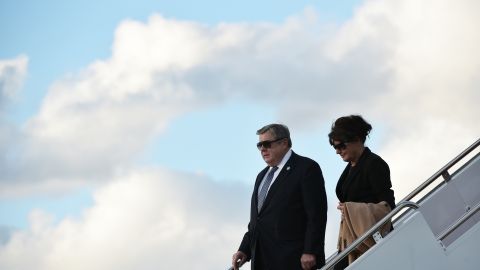 Los padres de la Primera Dama también viajan en el Air Force One. / FOTO: MANDEL NGAN/AFP/Getty Images