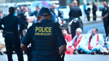 Ha habido operativos federales contra inmigrantes donde policías locales sí han participado.