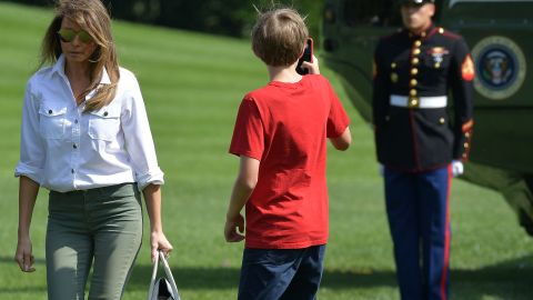 El hijo menor del presidente ya vive en la Casa Blanca.