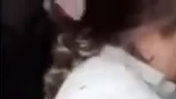 La pareja fue descubierta en un vehículo estacionado en un paraje solitario.