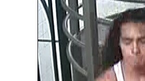 El Departamento de Policía dio a conocer imágenes del presunto autor de un ataque  a un hombre de 65 años.