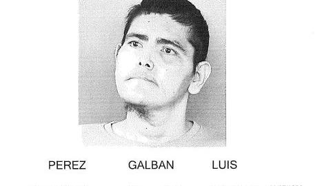 Ficha policiaca de Luis Pérez Galbán el día en que fue arrestado en Arecibo, Puerto Rico.