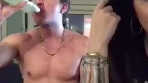 La pareja comenzó a transmitir desde que se encontraban en una casa.