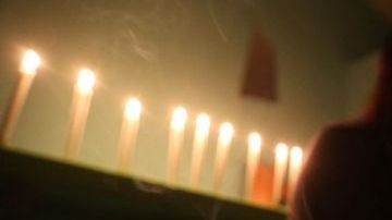 Anna le cobraba unas 120 libras (más de US$150) por relación sexual a los clientes, pero más de la mitad del dinero se la tenía que dar al dueño del salón de masajes.