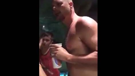 El agresor se encontraba con su hijo menor de edad.