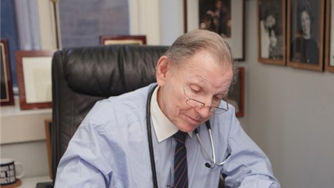 Tesher se presentaba a sí mismo como un médico de la vieja escuela