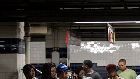 Las esperas pueden ser muy calientes en los andenes