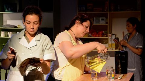 Trío de actrices de "Nanas", Alicia Cerón, Marina Catalán, Julissa Román./ Marc Van Olmen/LaMicro Theater.