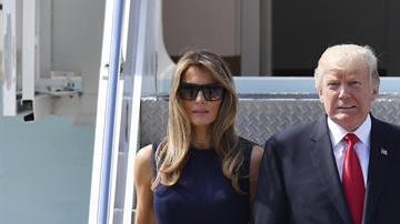 El presidente de los Estados Unidos, Donald Trump y la primera dama, Melania Trump, llegan al Aeropuerto de Hamburgo para acudir a la cumbre del G20.