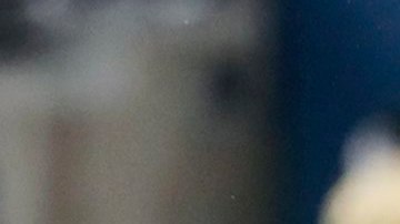 Neymar se va de Stefano Sturaro (izq.) y Stephan Lichtsteiner.