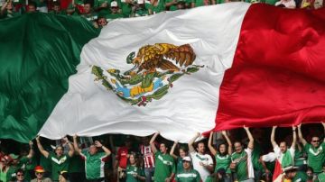 El escudo de la bandera mexicana está basado en la leyenda de los ancestros de los aztecas sobre el lugar donde se fundó su imperio.