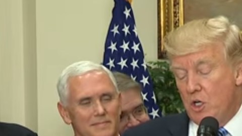 El presidente Trump al anunciar el Consejo Nacional del Espacio.