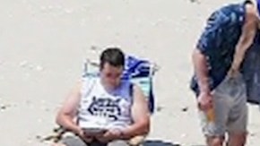 El gobernador Chris Christie, familia y amigos, disfrutan una playa pública como si fuera privada.