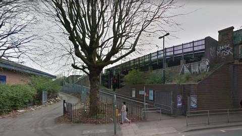 La primera violación se registró en la estación de trenes de Witton.