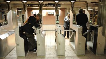 El año pasado se arrestaron casi 10,000 personas por no pagar la tarifa del Subway.