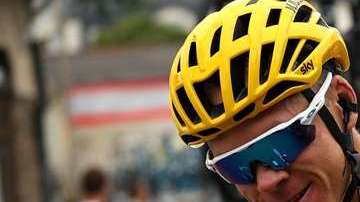 El ciclista inglés Chris Froome del Team Sky celebra durante la etapa 21 del Tour de France 2017.