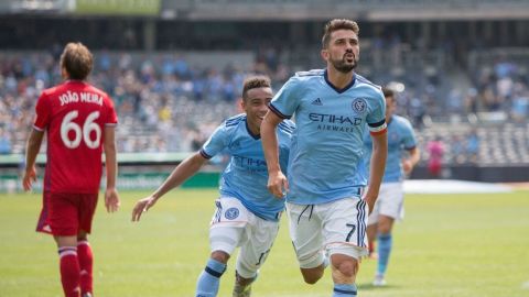 David Villa marcó su decimocuarto gol de la temporada y esta a solo uno de Nemanja Nikolic.