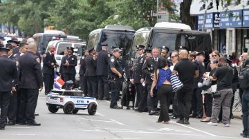 Cientos de personas acudieron al funeral de la oficial Miosotis Familia