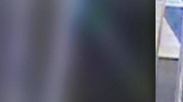 En ladrón iba disfrazado con una peluca y ropa de mujer cuando amenazó al cajero para que le entregara 1,000 dólares.