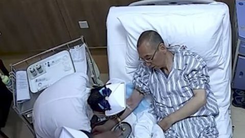 Liu Xiaobo en el hospital donde estaba bajo tratamiento contra el cáncer.