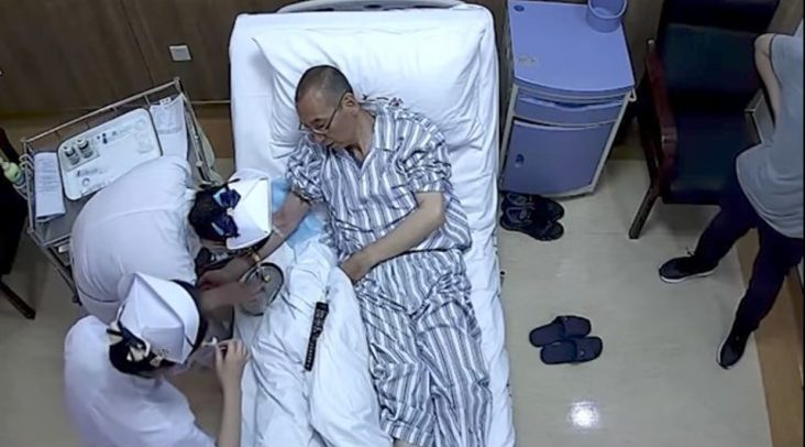 Liu Xiaobo en el hospital donde estaba bajo tratamiento contra el cáncer.